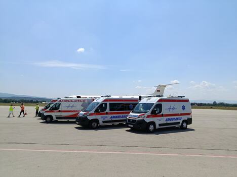 Niš prihvat pacijenata iz Crne gore Aerodrom Konstantin.jpeg