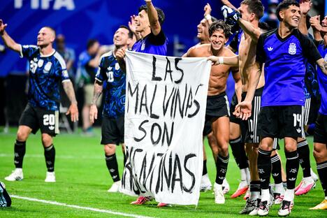 Fudbaleri Argentine sa spornom zastavom