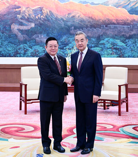 Vang Ji generalni sekretar ASEAN Kao Kim Hourn