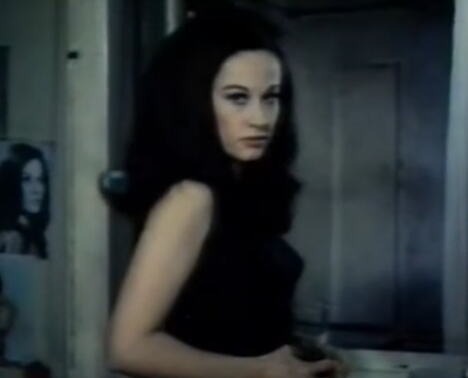 Olivera Katarina u filmu „Poslednji obračun“ iz 1968. godine peva numeru Enija Morikonea (7).PNG