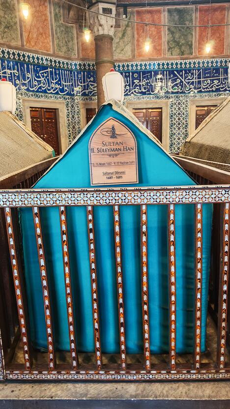 Grob sultana Sulejmana II, sina sultana Ibrahima i sultanije Salihe Dilašub