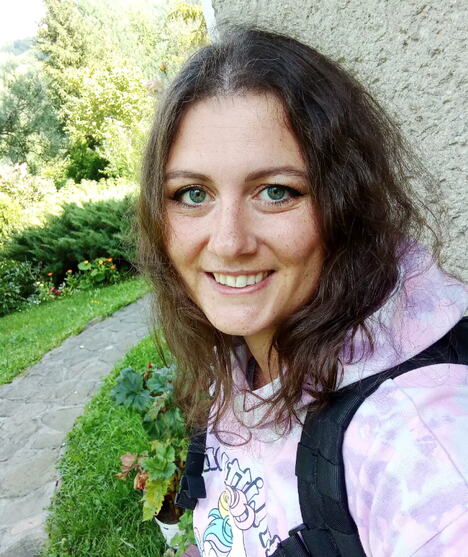 Olivija Dabrovska, devojčica u crvenom kaputu iz filma "Šindlerova lista"