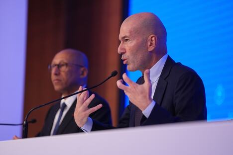 Zinedin Zidan na konferenciji za medije po dolasku na klupu reprezentacije Francuske