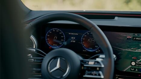 Electric Mercedes C-Class (9).jpg