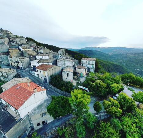 Kuća stara 400 godina, Abruci, Italija