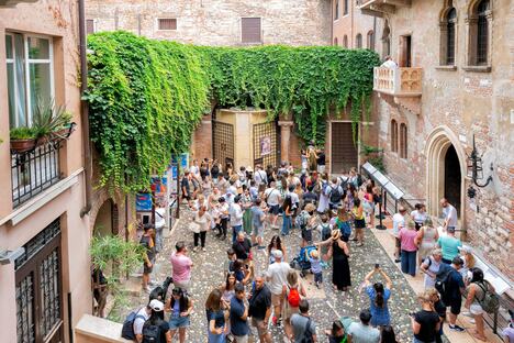 Julija, Verona