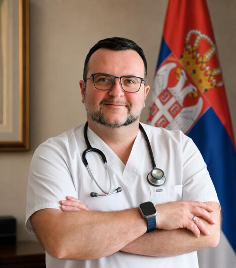 Dr Milan Lazarević