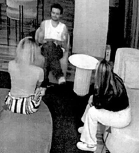 liams-struggles-unseen-pics-show-1100117450.jpg
