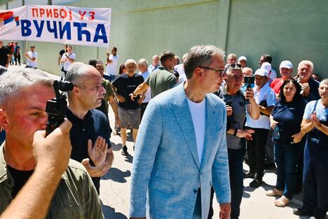 Aleksandar Vučić Priboj fabrika FAP (5).jpeg