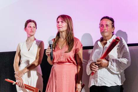 Rediteljka Biljana Tutorov i protagonistkinje Mileva Gara Jovanović i Nada Stanišić, Foto Sarajevo Film Festival, (c) Obala Art Centar.JPG