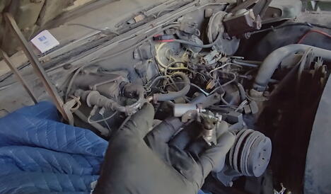 Motor - Pontijak Grand Pri iz 1969. godine koji je Derek Biri oživeo nakon gotovo 30 godina mirovanja (3).PNG