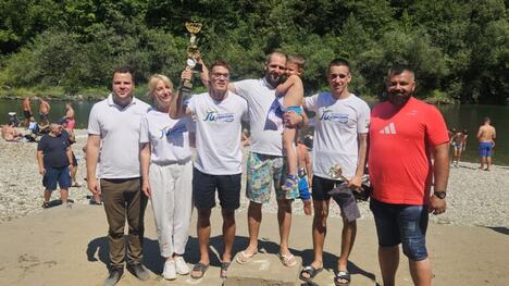 Prijepolje Užičanin Petar Ćosić odbranio je titulu pobednika tradicionalnih skokova u vodu plaža Petrovac kod Prijepolja (2).jpg