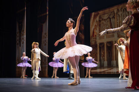 13_Theater-270.jpeg
