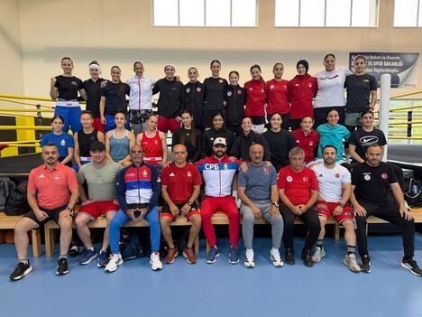 zenska srpska i turska seniorska selekcija na pripremema uoci Mediteranskih igara.jpg