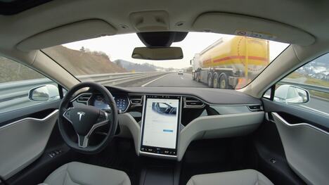 Tesla kamera.jpg