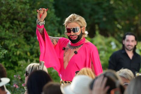 Harald Glekler na Basel Fashion Weeku 2026. godine tokom predstavljanja kolekcije „Revolution Art Couture“