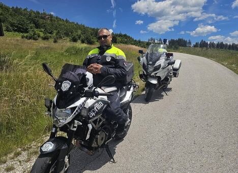saobracajni-policajac-foto-rina.jpg