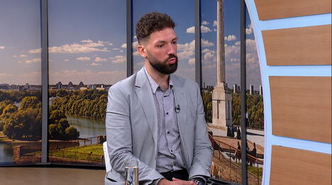 Politički analitičar Aleksandar Stanković, ocenjuje da se iza pojedinih poteza evropskih država može čitati nastojanje da se obezbedi veća samostalnost u odnosu na velike sile