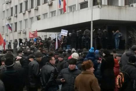 mariupol-demonstranti-printskrin.jpg