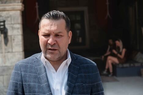 Turski glumac Serkan Čajoglu u kostimu sultana Mehmeda Osvajača