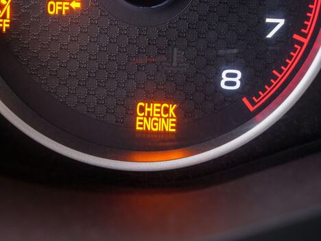 Lampica check engine na instrument tabli