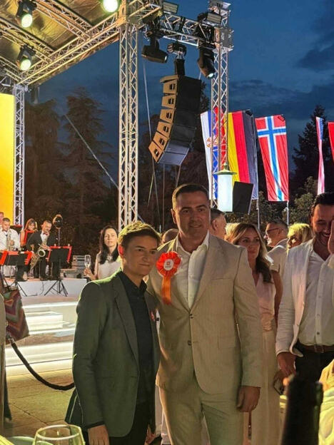 Boban Đurović na dodeli priznanja za najčlana NALED-a sa Anom Brnabić