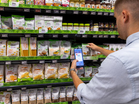 284_Serbia-MAXI_People – Customer.jpg