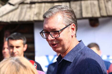 Aleksandar Vučić Ujedinjena Srbija etno selo Moravski konaci Velika Plana (2).jpeg