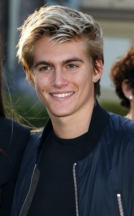 Presli Gerber, sin Sindi Kraford