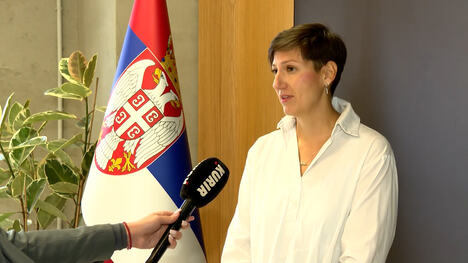 Tamara Bresjanac, Savetnica za regulatornu reformu u domenu digitalizacije u NALED-u daje izjavu za Kurir televiziju
