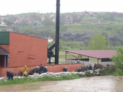 kursumlija-pod-vodom-poplave.jpg