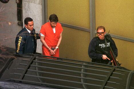 Ted "Unabomber" Kačinski, američki terorista poznat kao Unabomber, koji je tokom 17 godina izvodio bombaške napade širom SAD