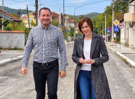 Čelnici opštine Trstenik obilaze radove copy.jpg