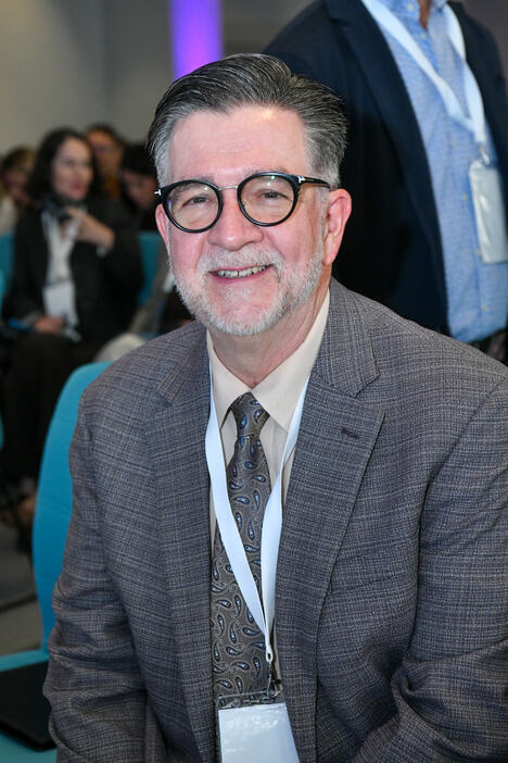 prof. dr Kenneth Alexander