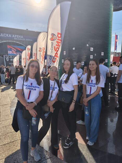 Ujedinjena Srbija Beogradska arena počelo okupljanje građana