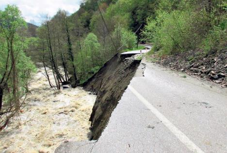 lesevi-toplicki-okrug-toplica-poplave-groblje-fonet.jpg