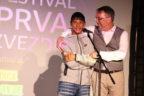 Alen prima nagradu