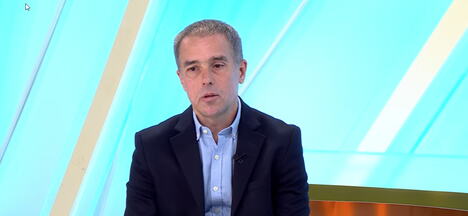2026-10-09 09_25_44-Izborni Sat - Gost_ Ivan Živkov, Sociolog i Nikola Krstić, Novinar - YouTube.png
