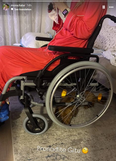 Mona Halar u kolicima nakon bolničkog lečenja i komplikacija operacije srca