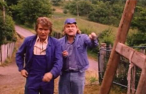 Nikola Pejaković i Dragan Bjelogrlić u filmu Lepa sela lepo gore