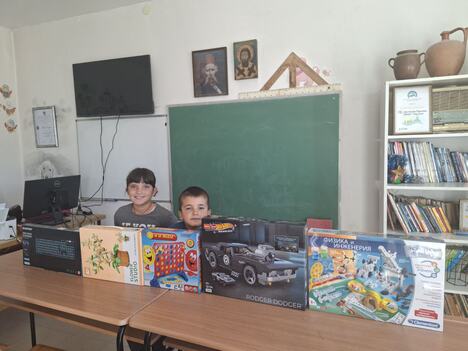 Dva učenika osmoletke u Tovrljanu