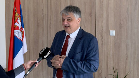 Vladimir Lučić, generalni direktor kompanije "Telekom Srbija" daje izjavu za Kurir televiziju
