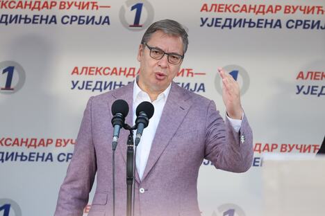 Aleksandar Vučić 

Ujedinjena Srbija Kruševac SNS skup