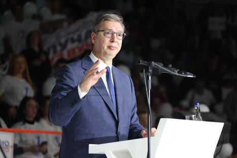Aleksandar Vučić 

Ujedinjena Srbija Čačak SNS skup hala borac