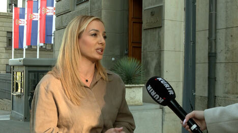 Biljana Rakić, v. d. pomoćnika ministra za brigu o porodici i demografiju u tehničkom mandatu daje izjavu za Kurir TV