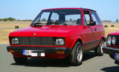 Crveni jugo 55 iz 1989. godine pre i posle obnove u emisiji „Trgovci automobilima“