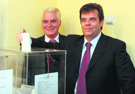 2012 kostunica epa milos jelisijevic.jpg