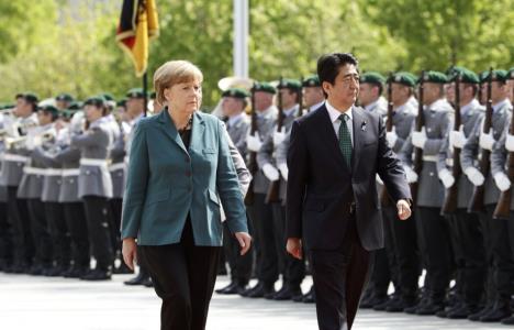 angela-merkel-i-sinzo-abe.jpg