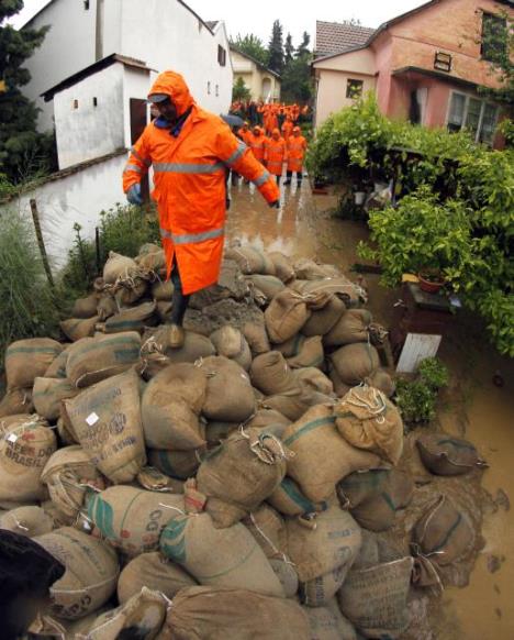 poplave-sremska-kamenica.jpg