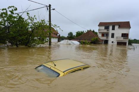 evakuacija-obrenovac-tanjug.jpg